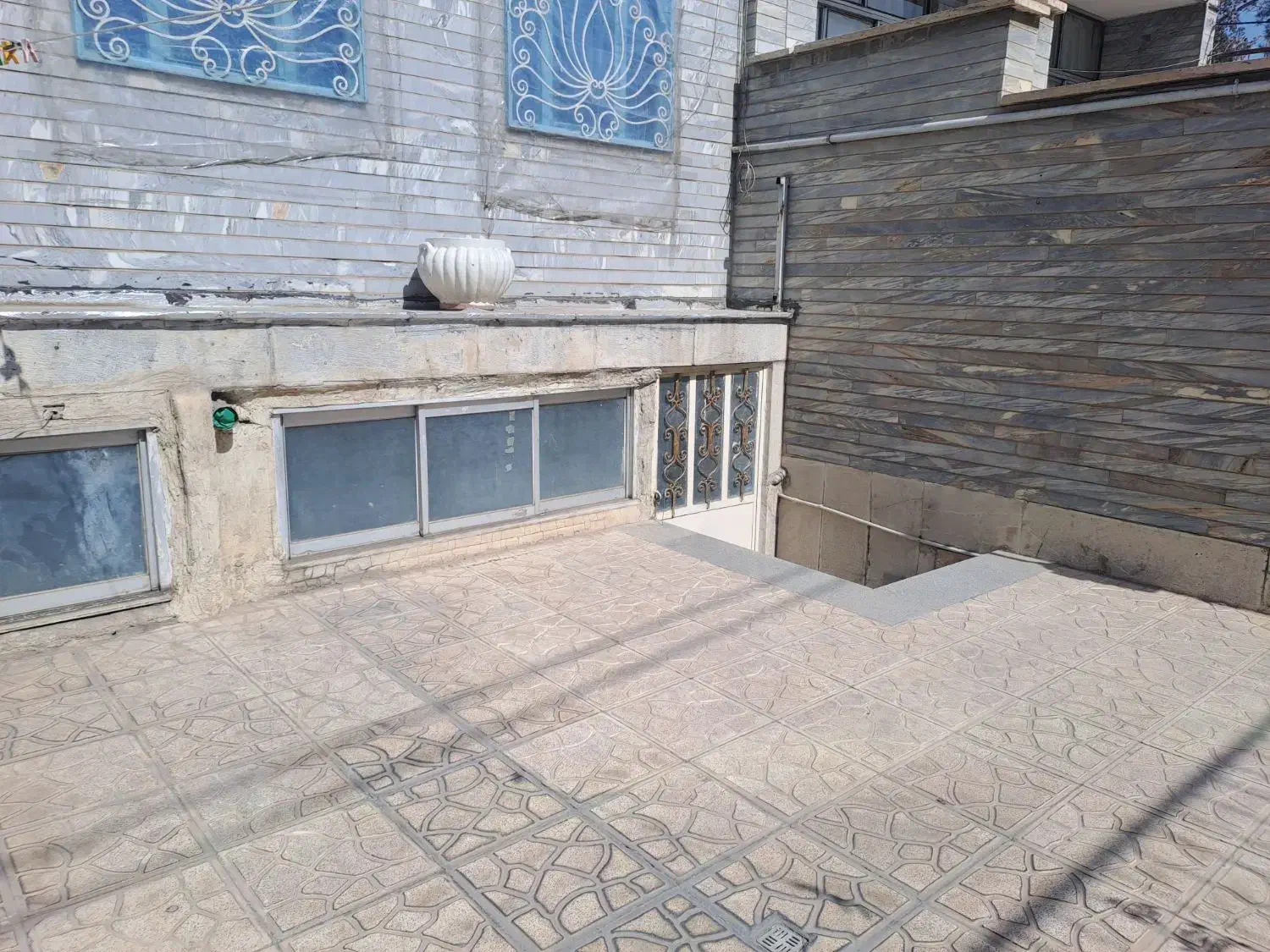 زیرزمین 70 متری( بین افسریه مسعودیه)