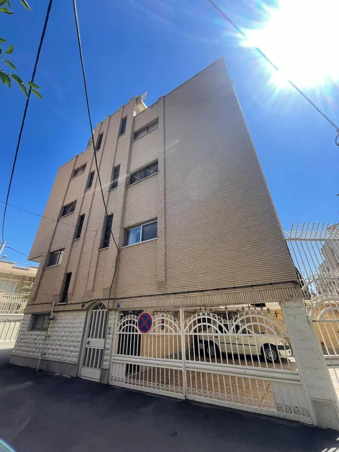 اجاره آپارتمان 100متر 2خواب طبقه۲ جنوبی خ سنبلستان