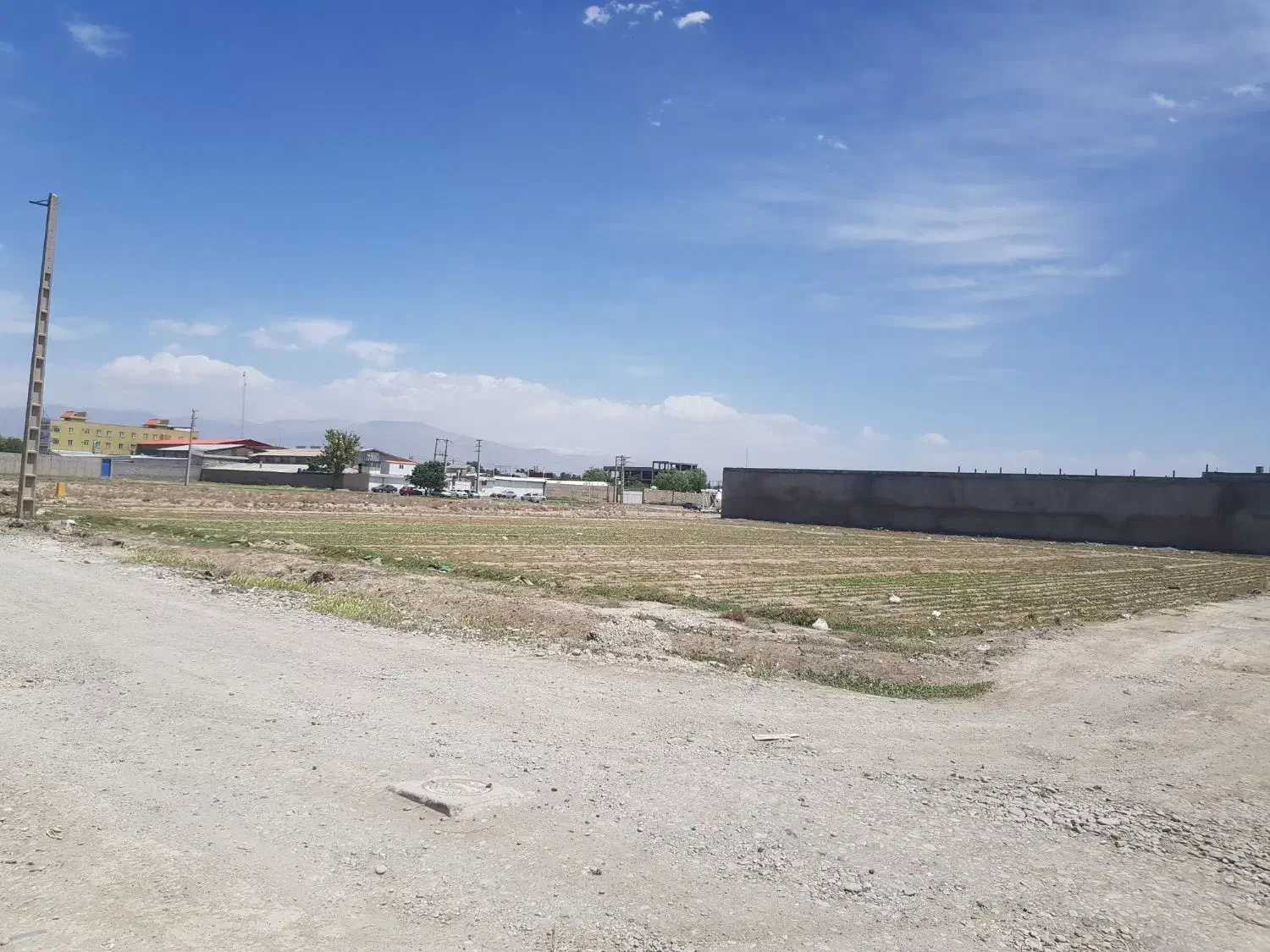 زمین خالی مناسب بلوک زنی و نگهداری گل و درخت