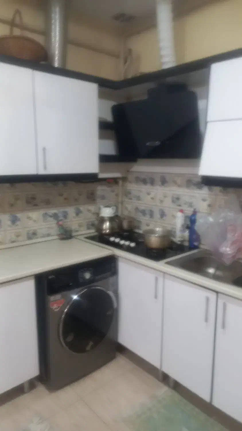 یک واحدمسکونی به متراژ۱۰۰