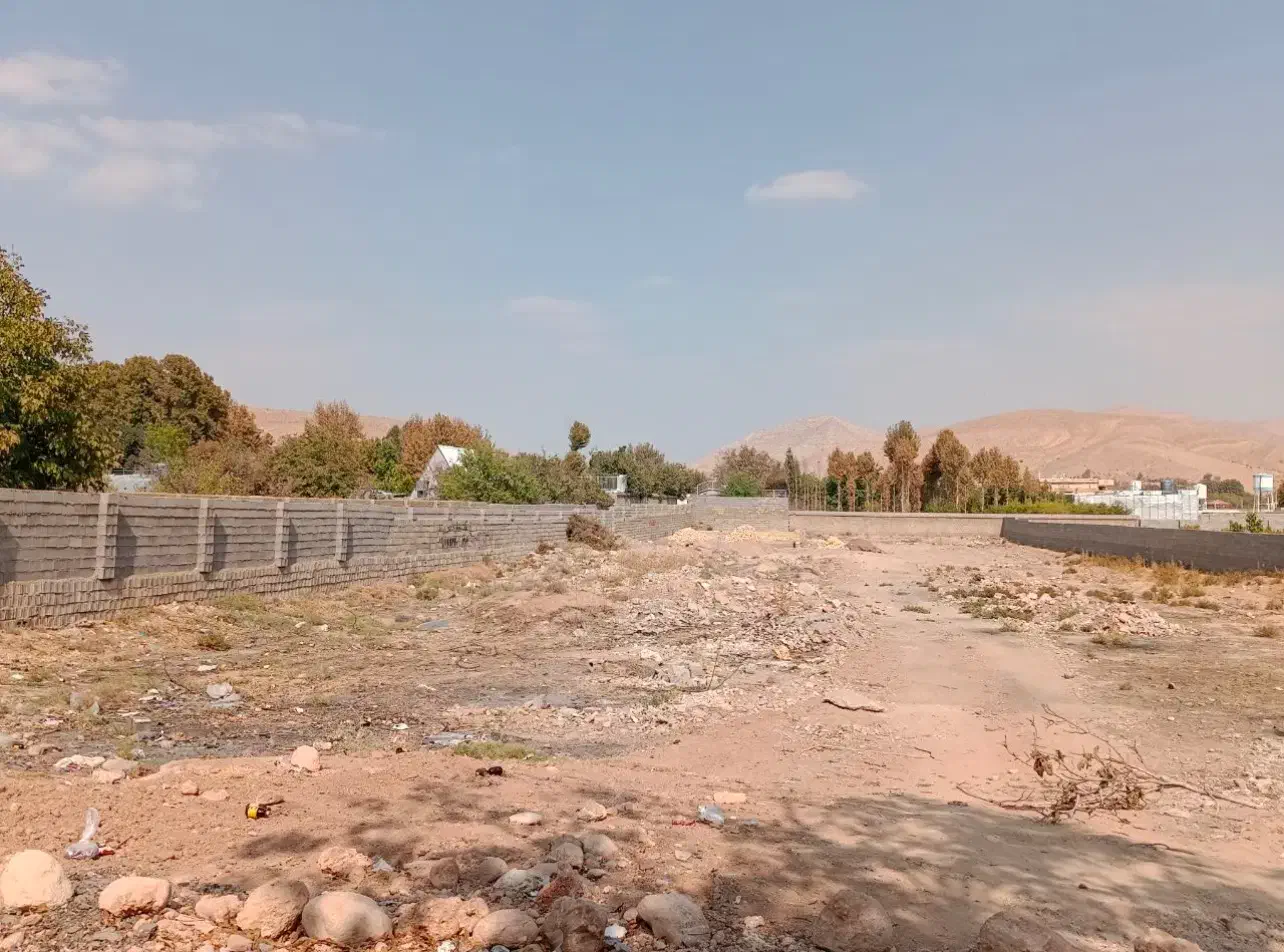 زمین ۶۰۰ متری هشمت الله دینکانی