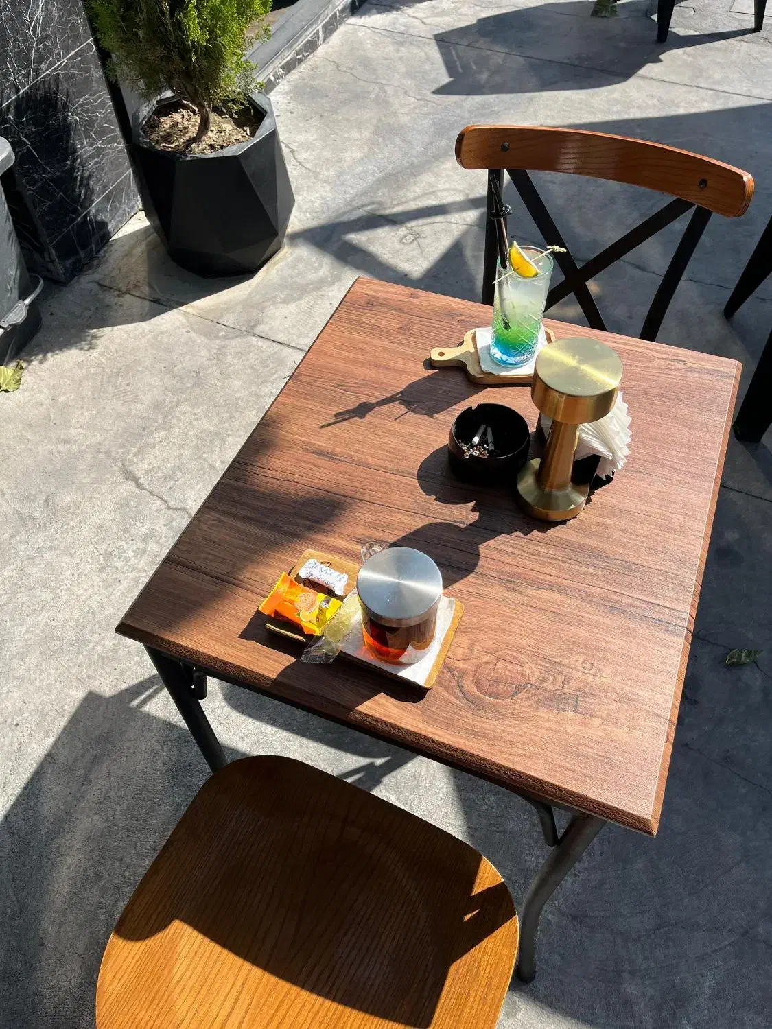 ۳۰۰ متر فضای باز برای دل و جگر فروشی