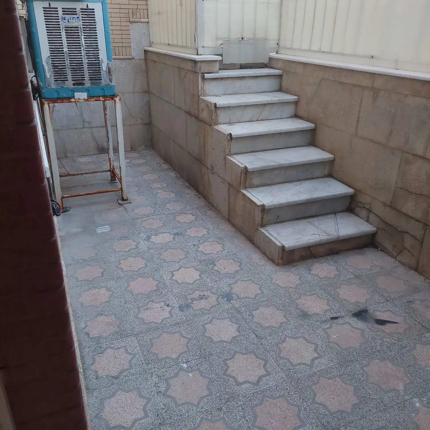 سوییت با حیاط