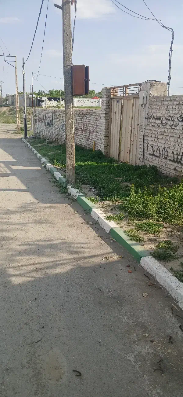 زمین دور دیوار در بافت و زمین ۵ هزار متری با آب