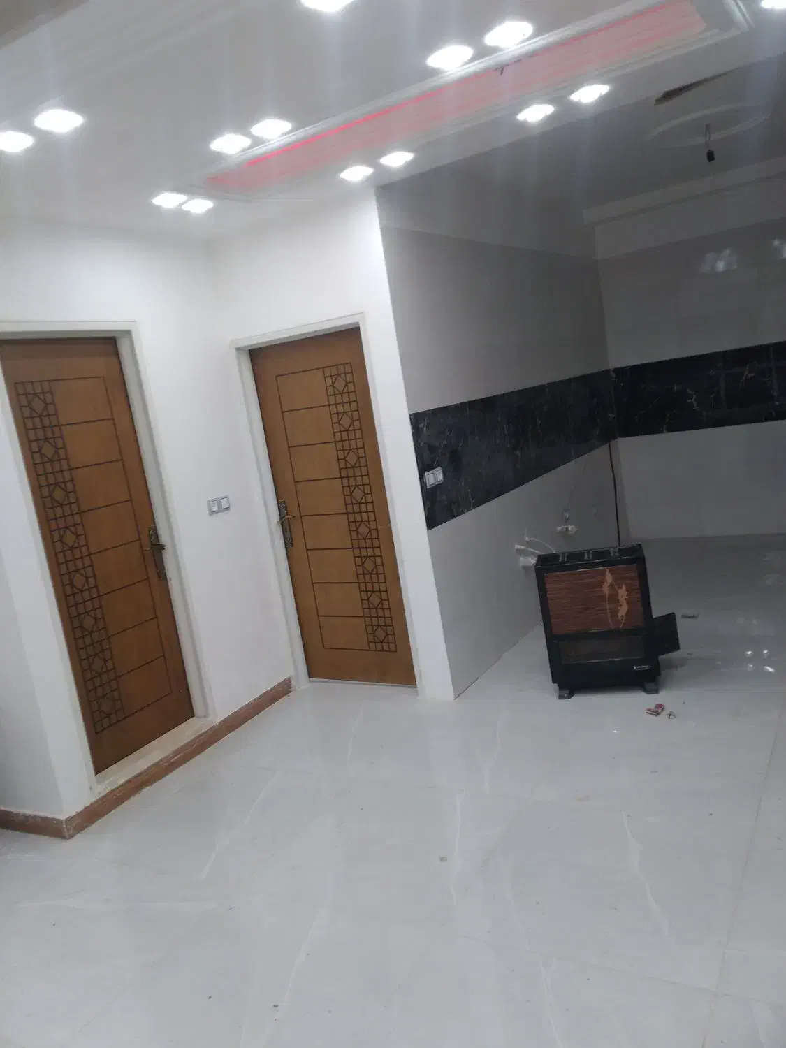 آپارتمان ۸۲ متری حیاط دار
