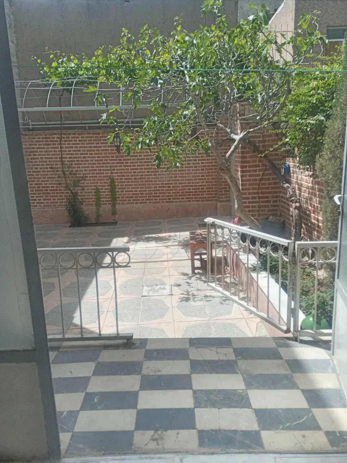 یک خانه ویلایی اجاره