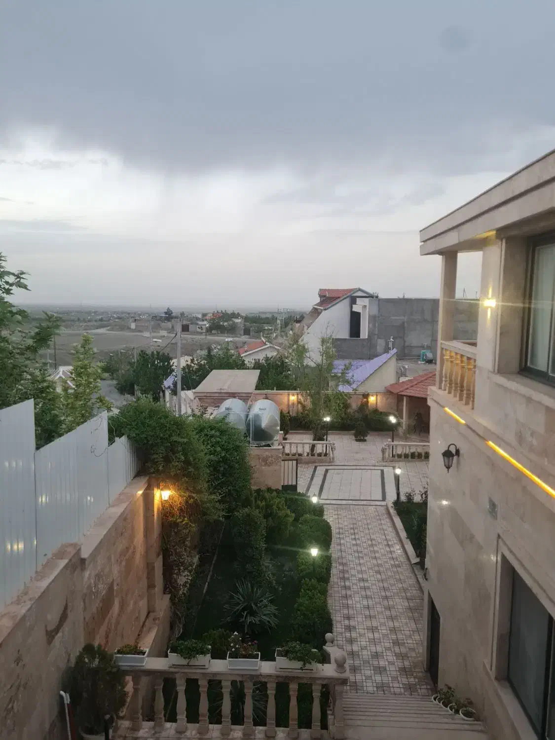 دنبال هم خونه هستم
