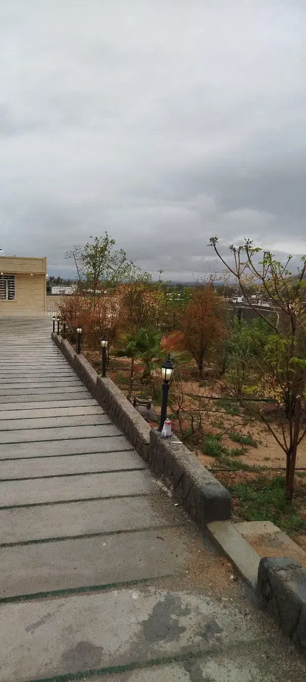 زمین باغ نشاط