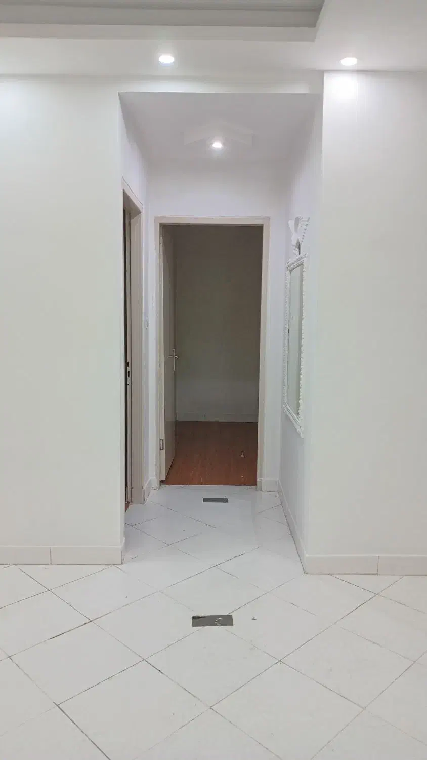 واحد ۹۵ متردوخواب طبقه  دوم بالکن پارکینگ مشاع