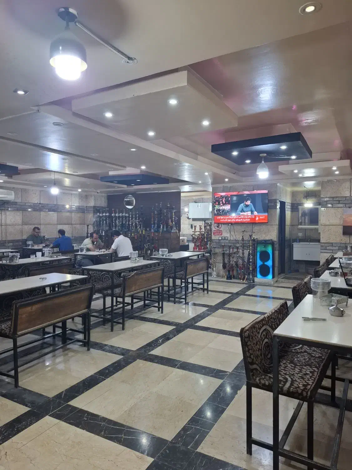 ۱۷۵متر ۱خواب تجاری (زیرزمین) فلت مربع بلوار موذن