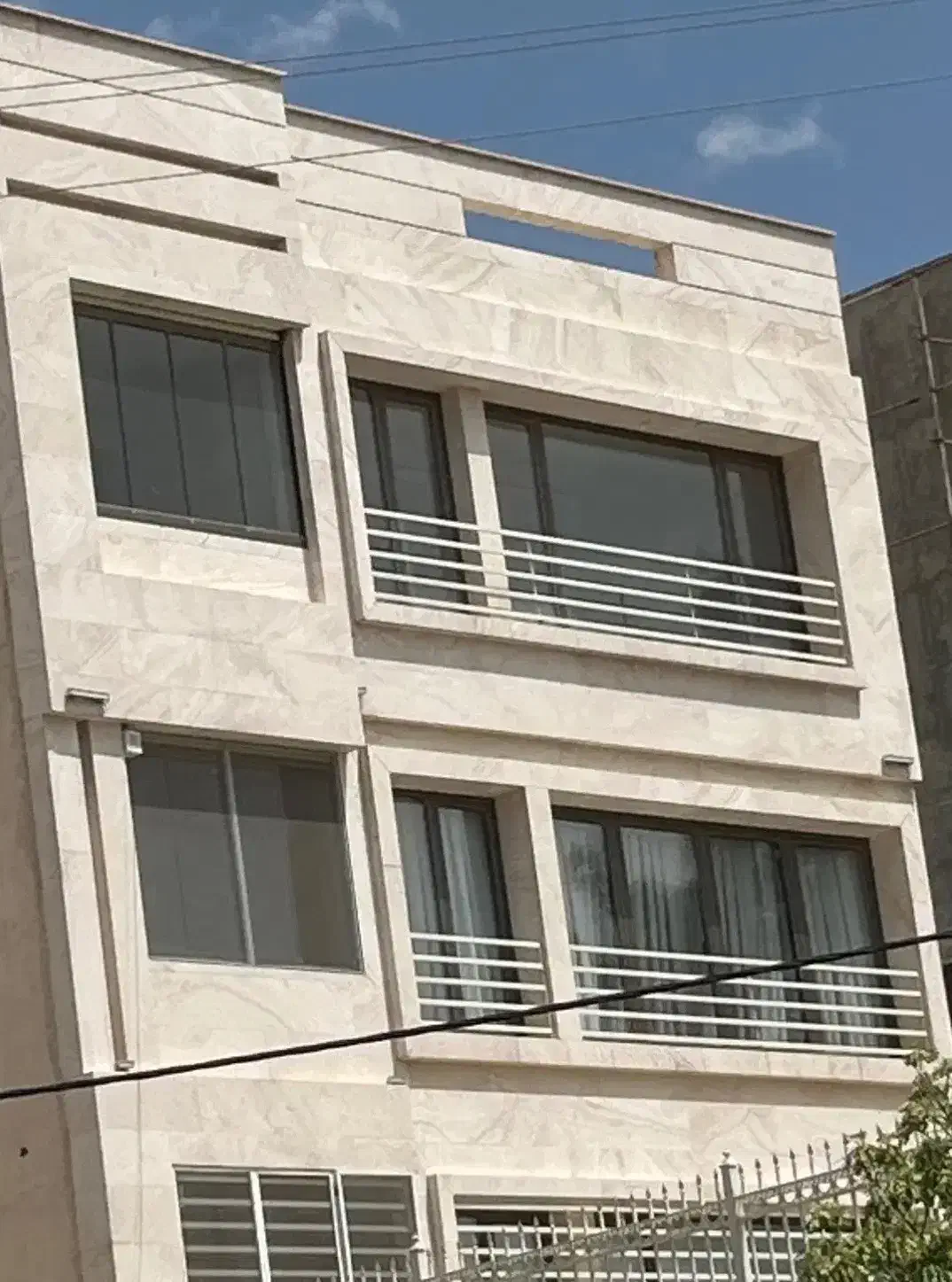 مینودر مالکانه  اکباتان ۱۰۴متری