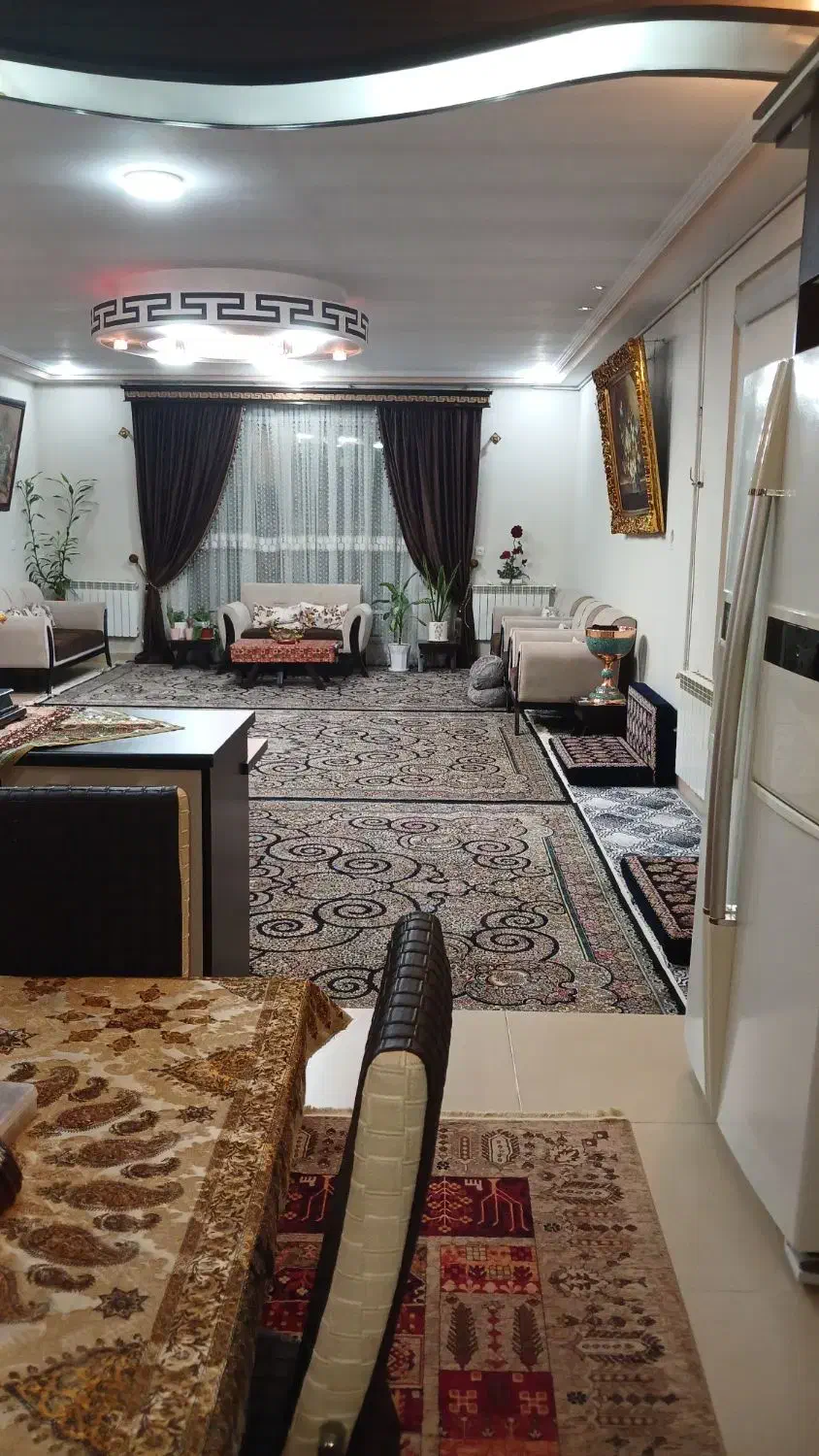 خانه سه طبقه در بروجرد