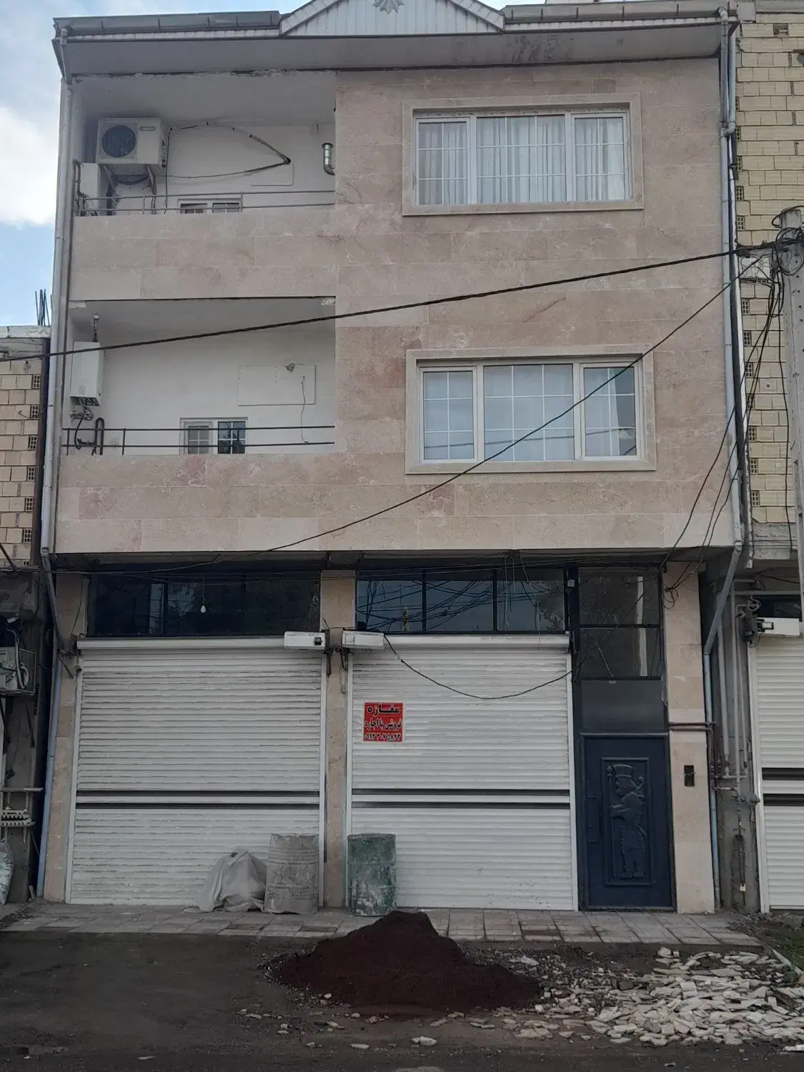 فروش یکجا آپارتمان و مغازه با سند شش‌دانگ