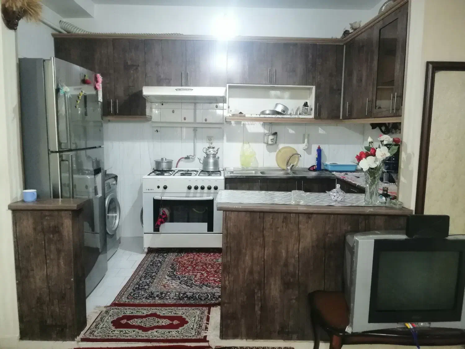 واحد دانشور