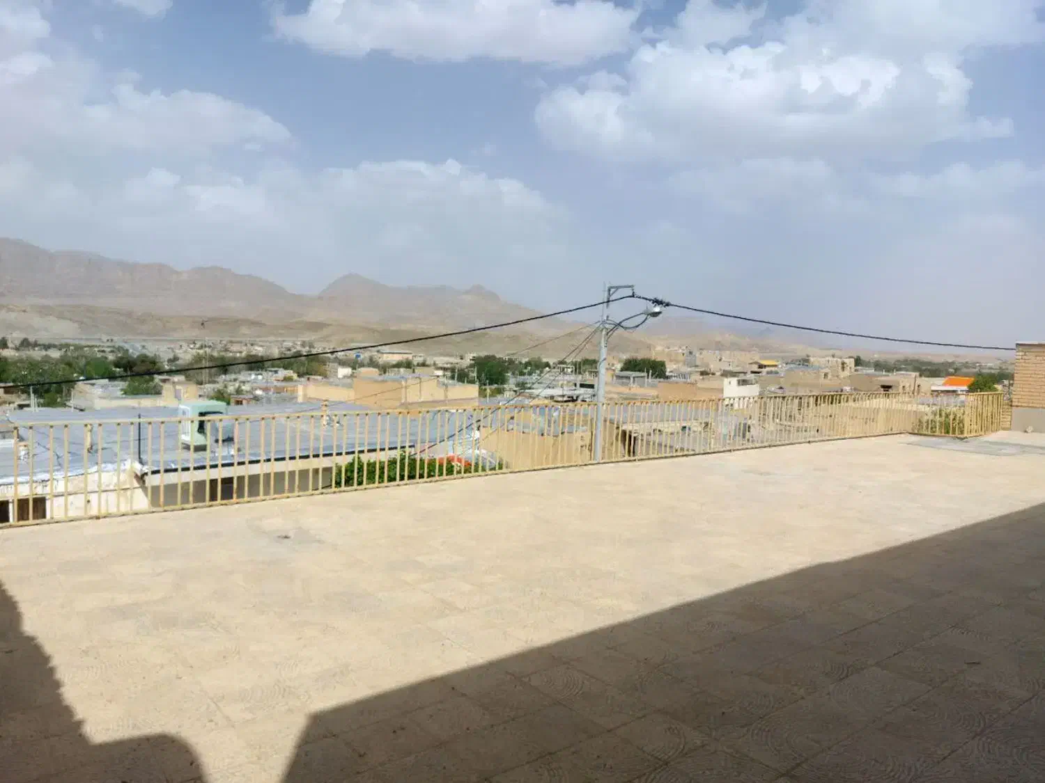 خانه ی قدیمی روستایی مناسب بوم گردی تجاری تیران