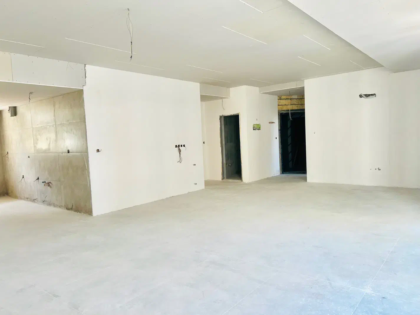 اپارتمان ۳ خواب ۱۶۰ متری تک واحد