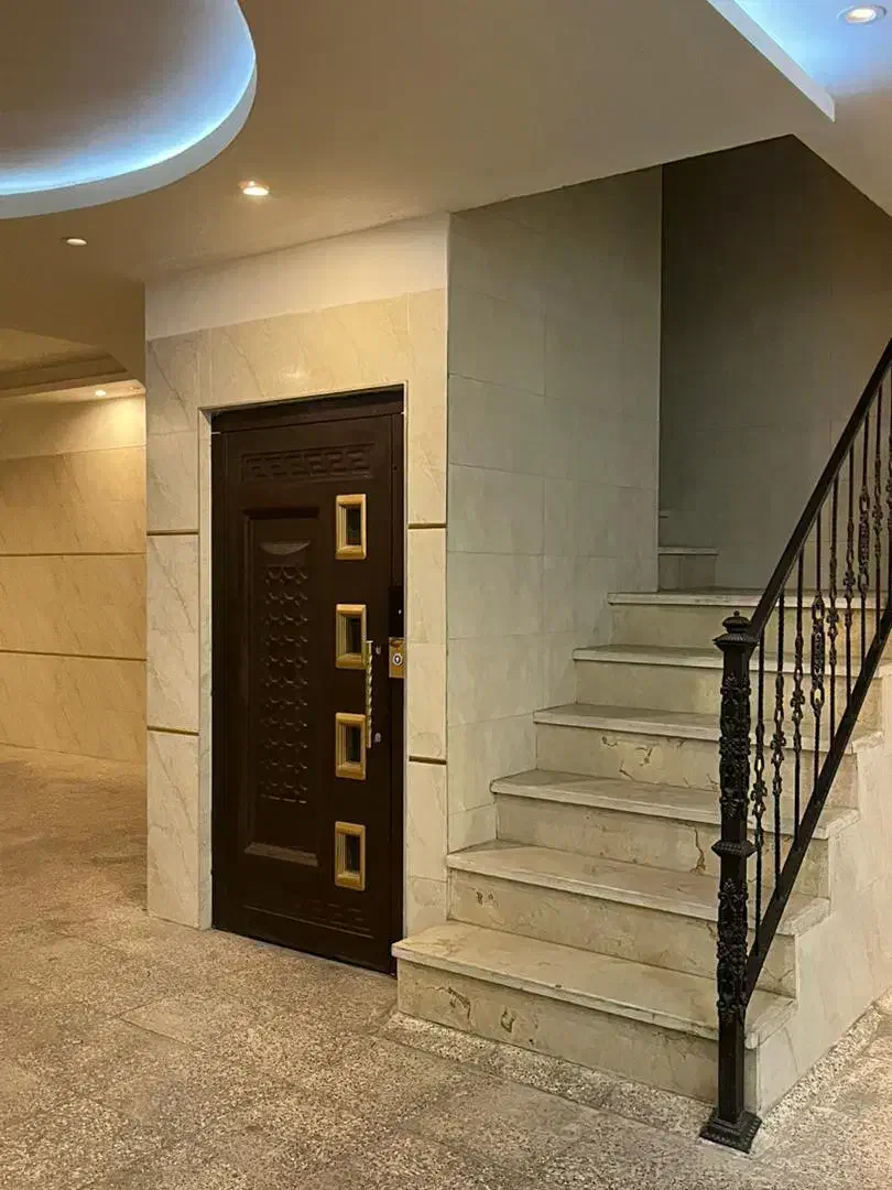 ۱۵۱ متر مسکونی طبقه دوم سه خواب فول