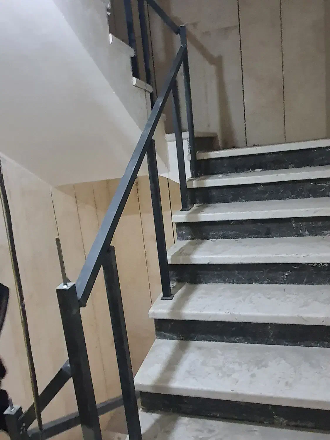 آپارتمان ۲۰۰ متری بر خیابان