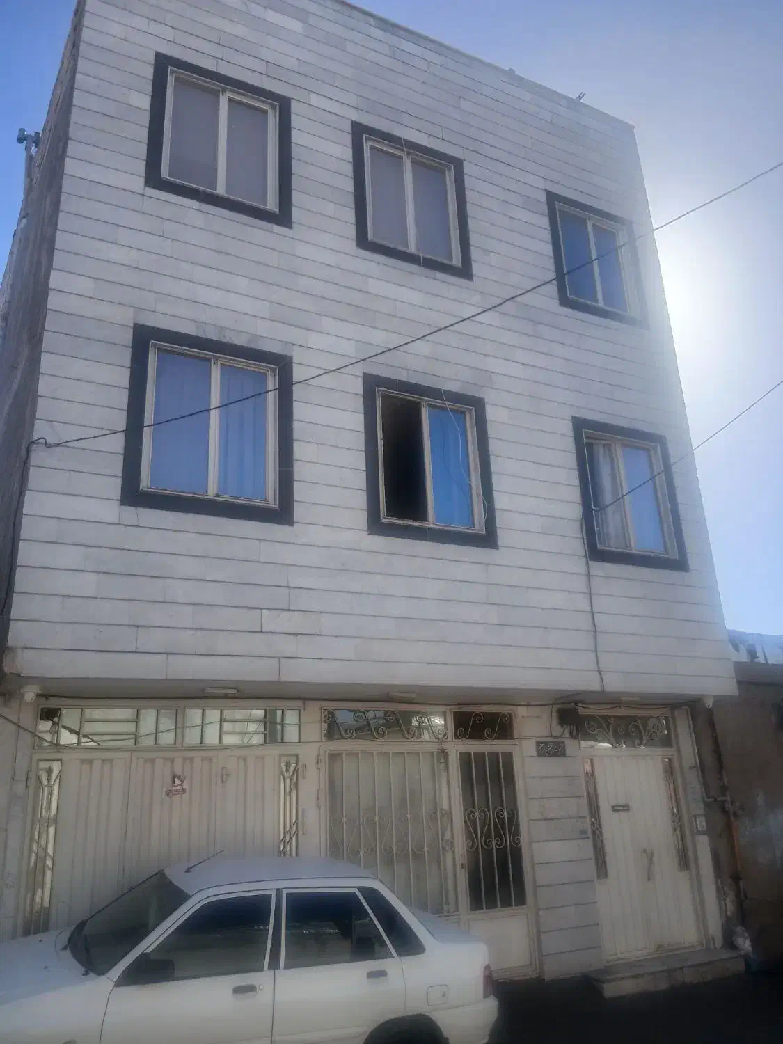 یک باب منزل مسکونی تجاری واقع دراصغریه بیسیم