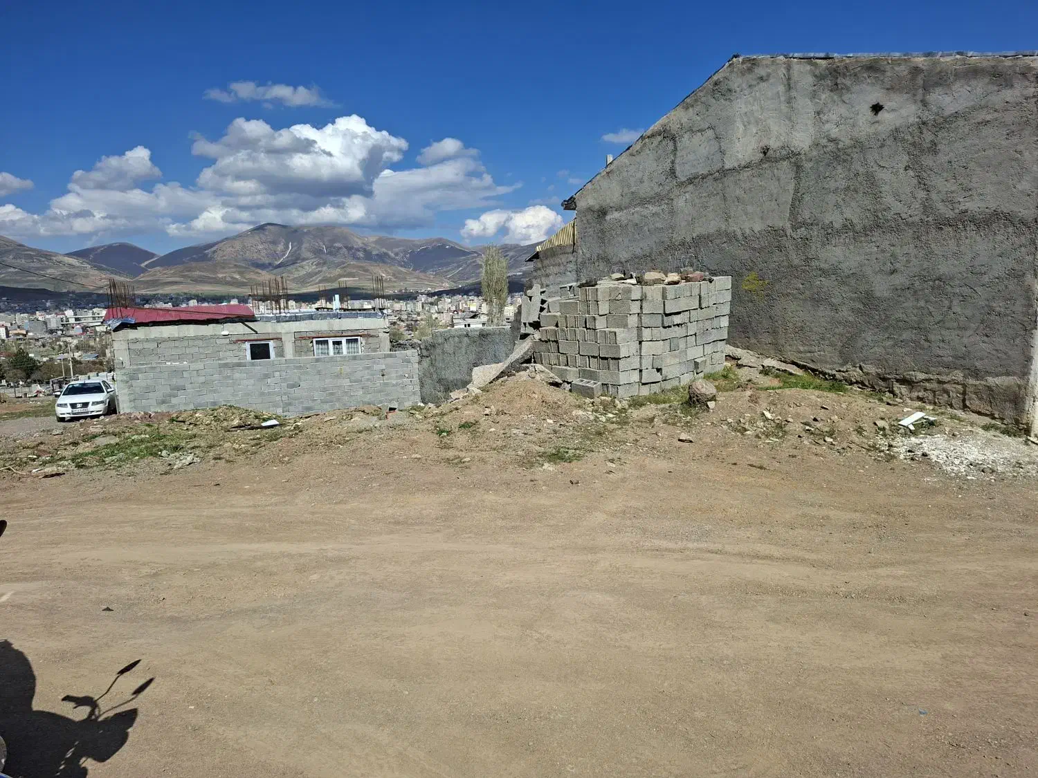 زمین مسکونی