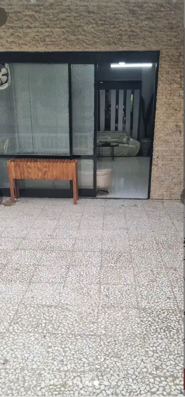 اجاره لاین از اتاق ۲۰ متری