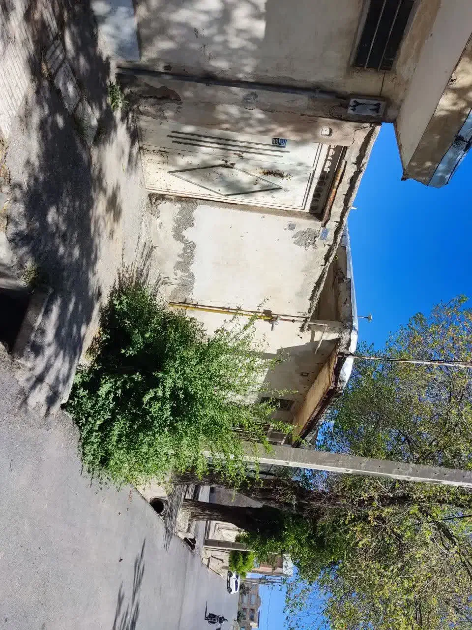 خانه کلنگی بر خیابان رودکی