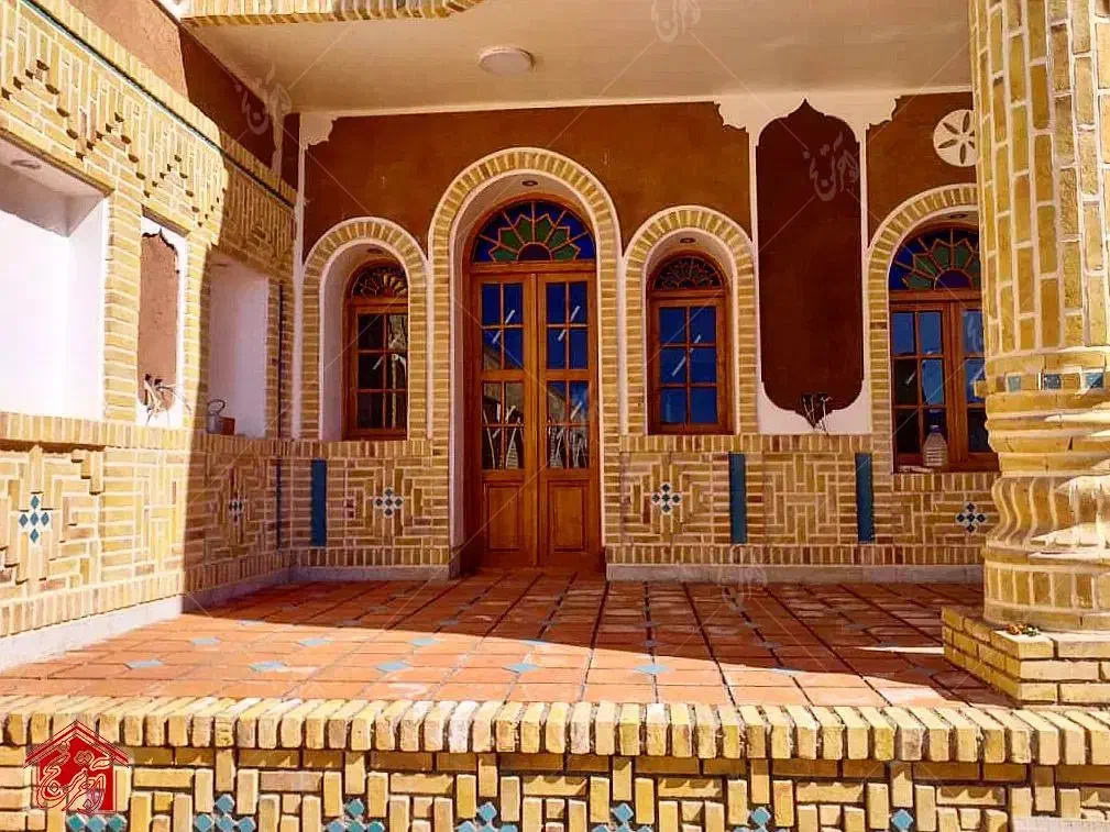 ملک فروشی