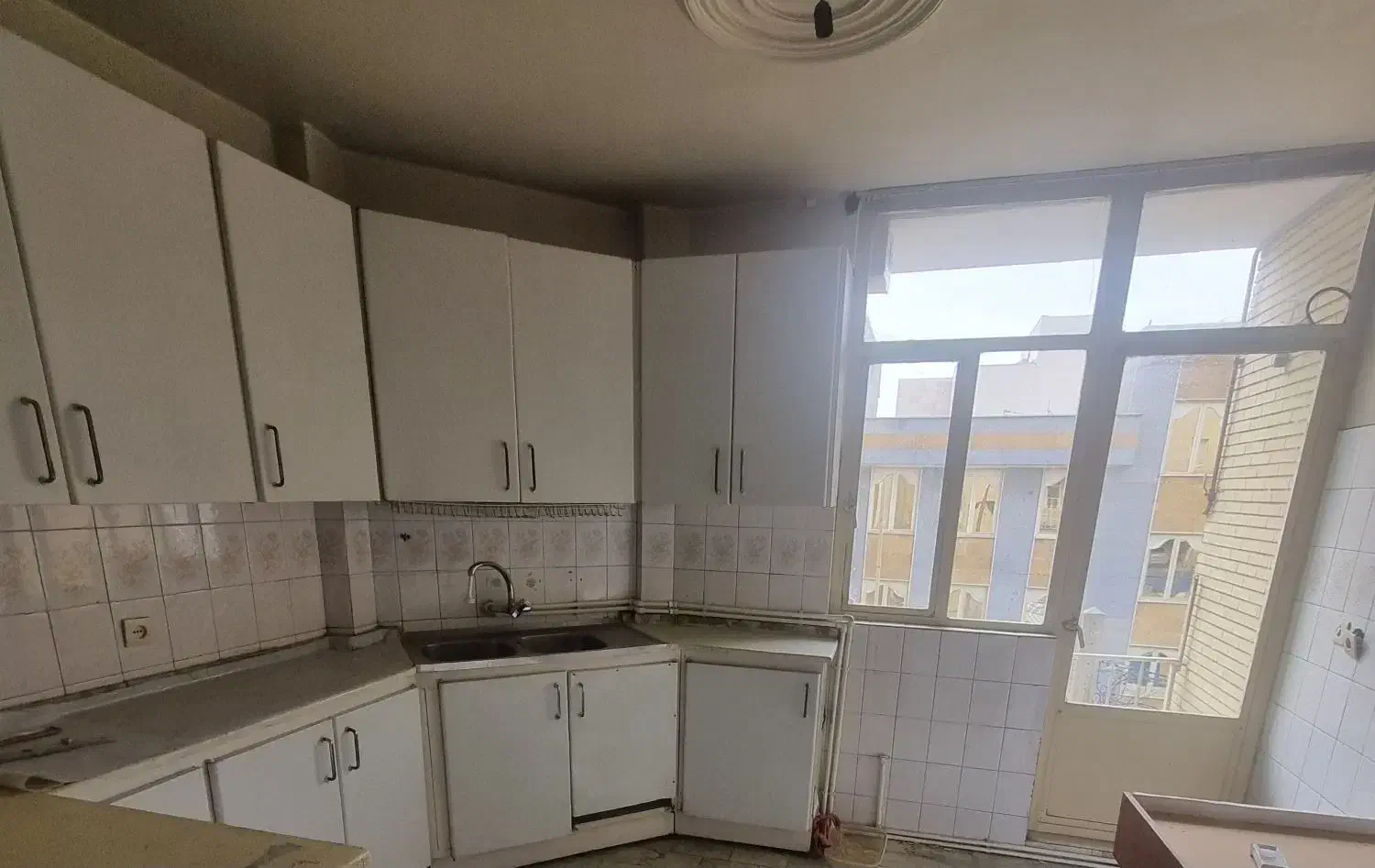 ۶۰متر دوخوابه با پارکینگ بالکن جنت آباد شمالی