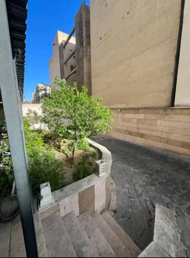 آپارتمان ۷۰ متری ۲ خوابه فول رو به آفتاب و نورگیر