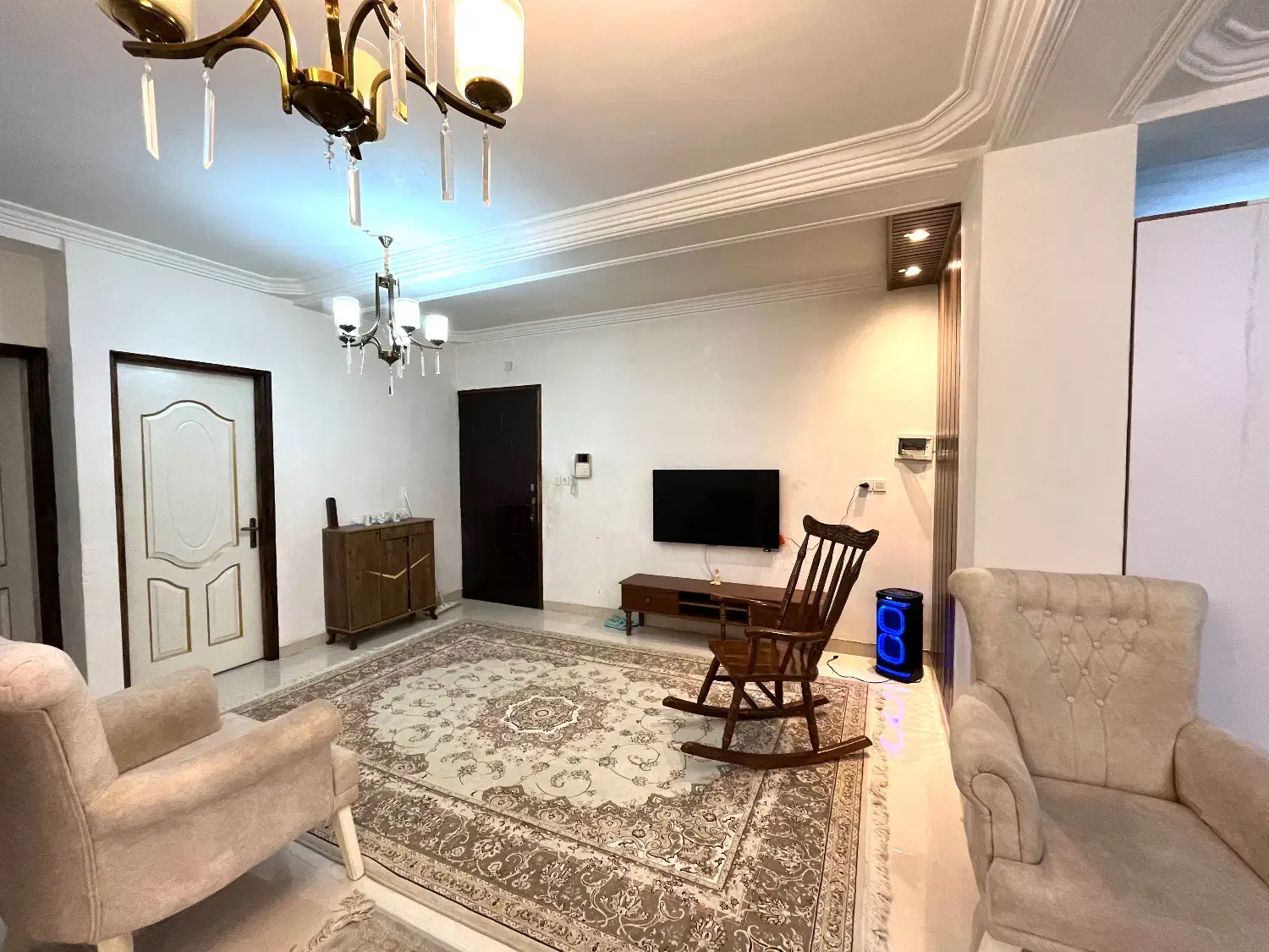 ۹۵ متر آپارتمان با پارکینگ اختصاصی ۳ خودرو