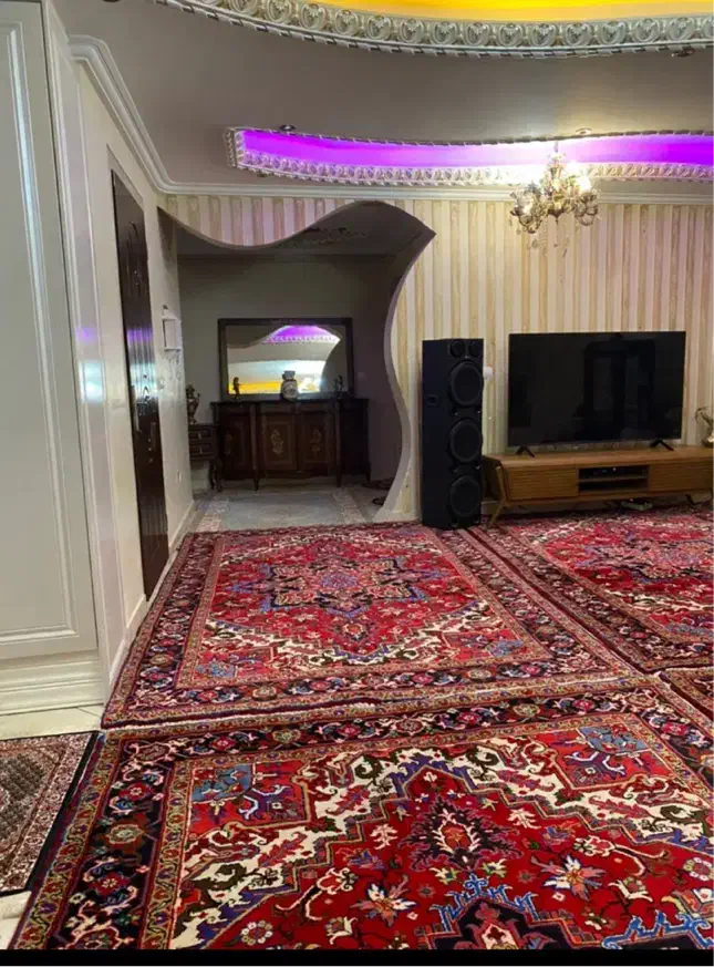 واحد لوکس در صمدی لاله