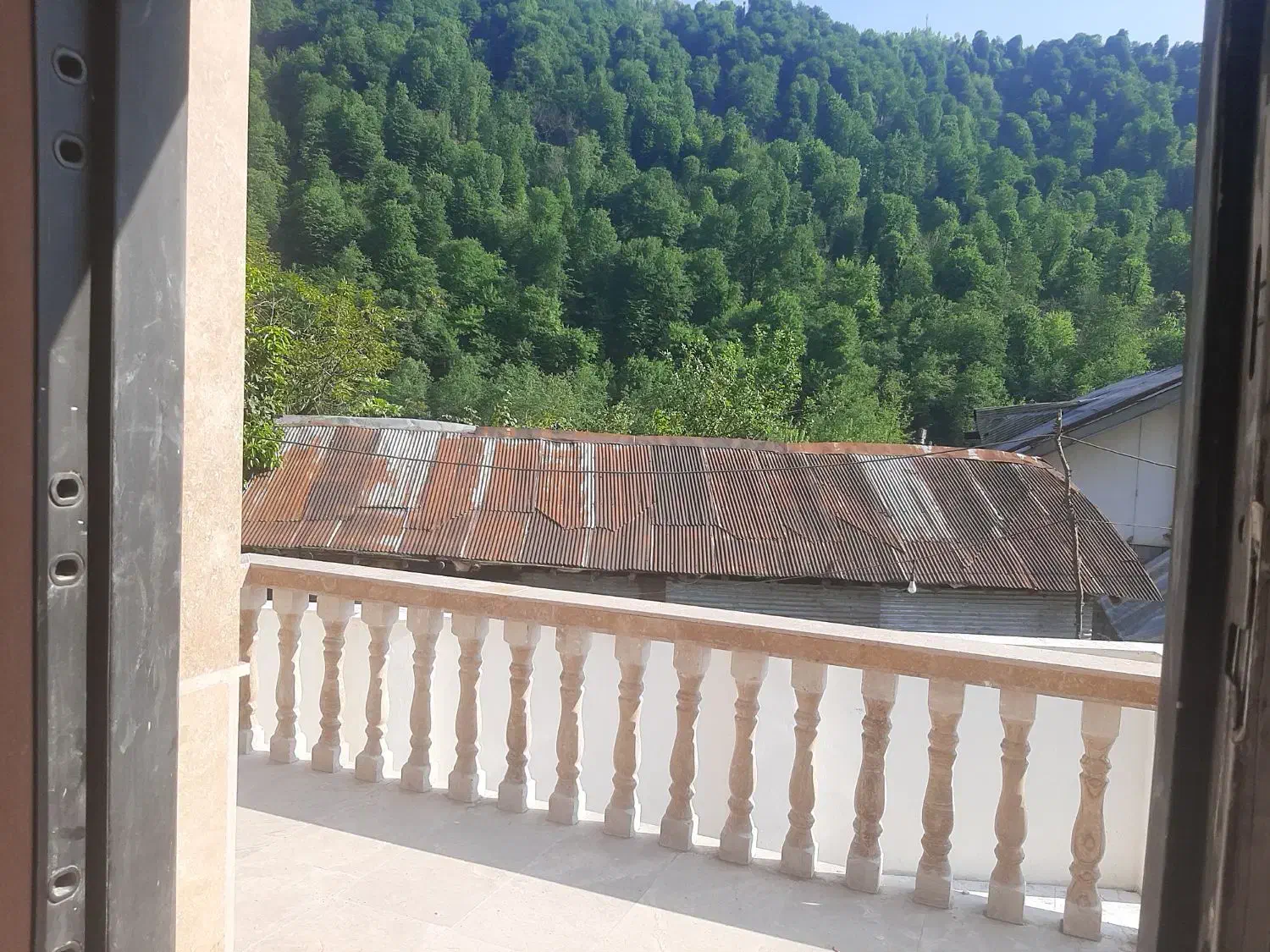 ویلا ۳۶۰ متر ۱۰۰ متر زیربنا دوخوابه
