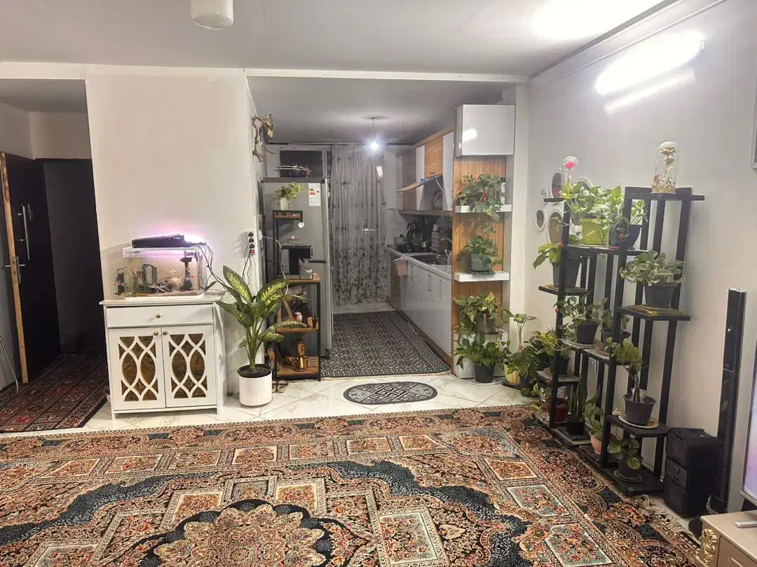 آپارتمان ۹۰ متری ابتدای کشاورز۳