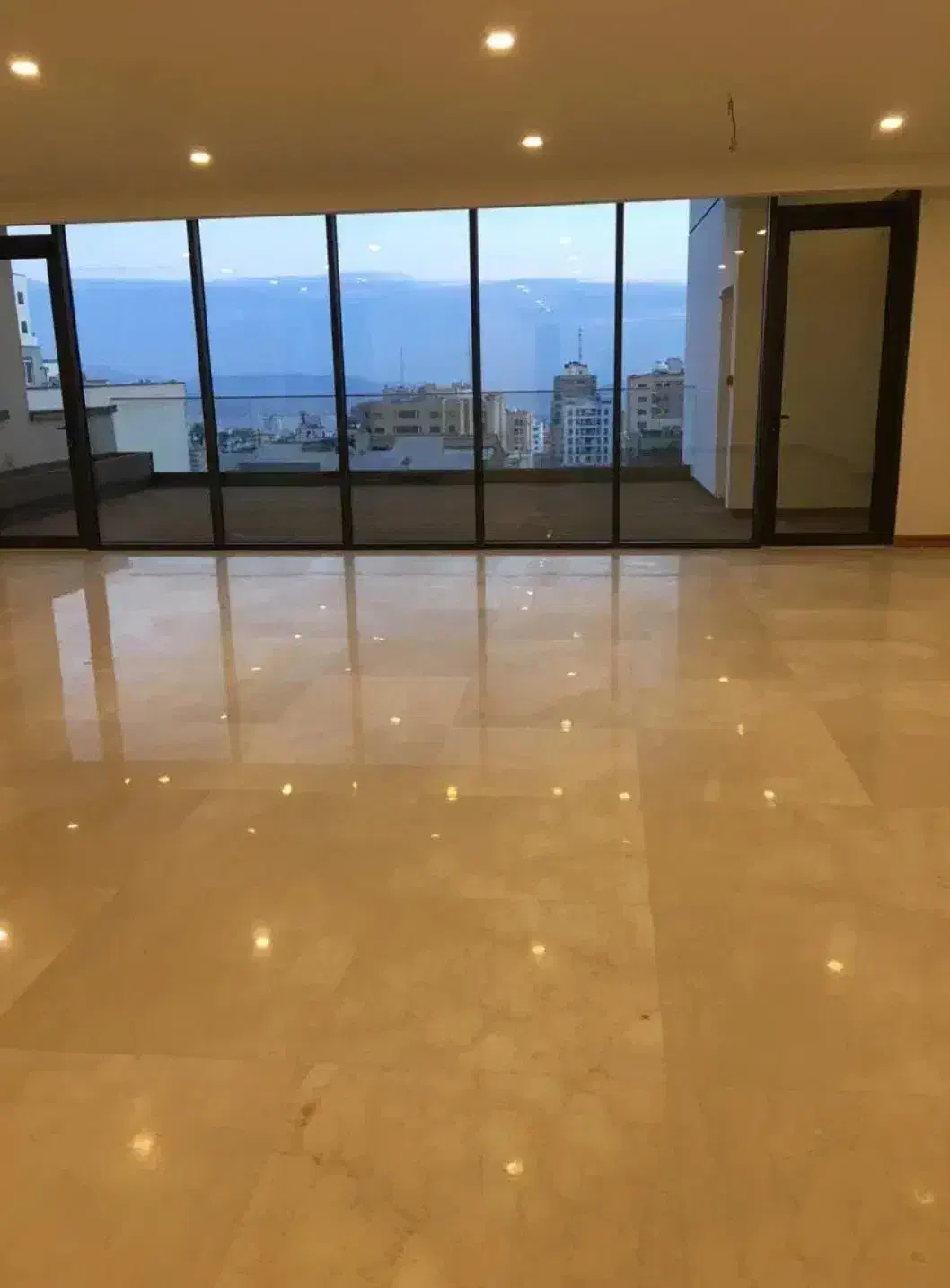 تجریش۱۹۵متریکواحد از۳واحددر۳۵۰مترزمین