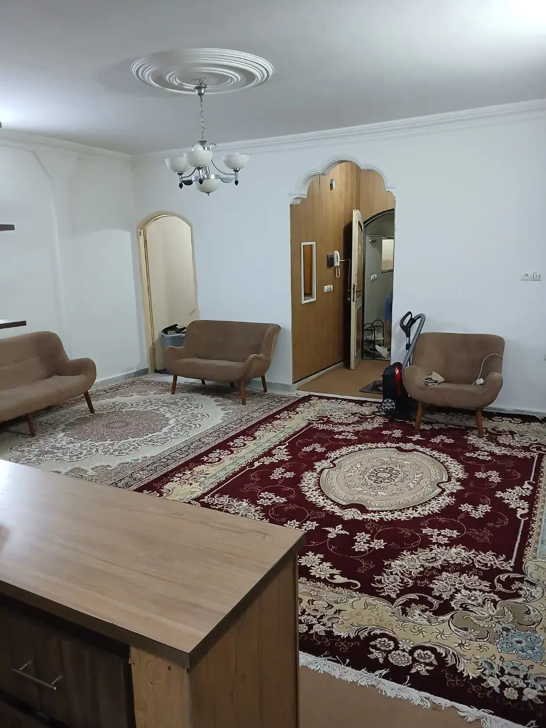 ۸۰مترطبقه اول با پارکینگ موسوی قوچانی۳۰سویزی۹