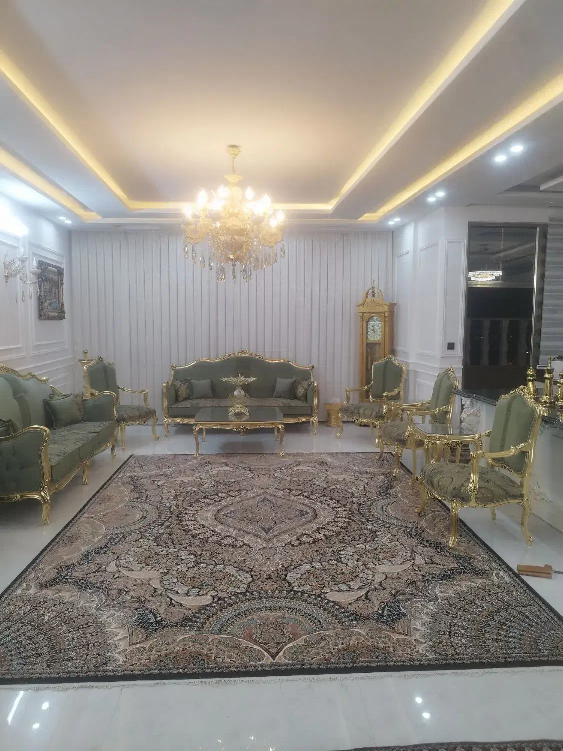 آپارتمان 180متر تک واحدی فول حاشیه ایثارگران