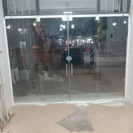 مغازه جلو خیابان