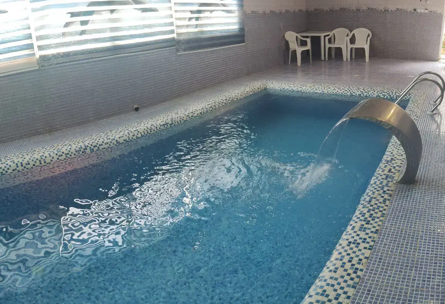 ویلا استخر دار آب گرم در شهر حویق