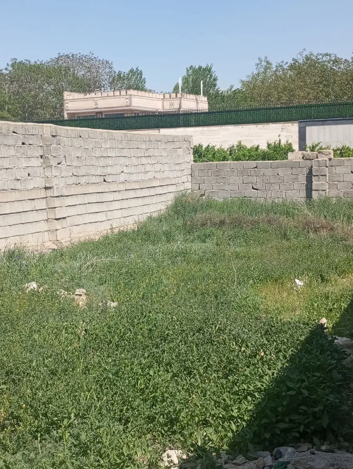 فروش زمین محصور در چهارباغ به قیمت مناسب