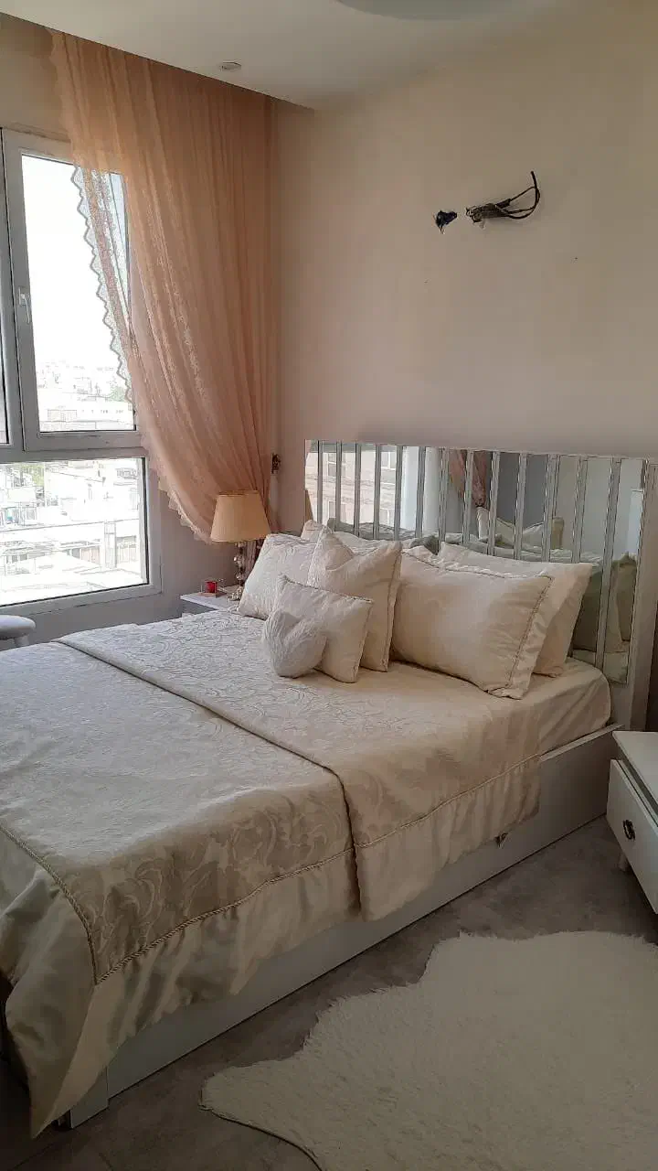 ۹۰ متر اقابیگی ساختمون سه نبش ۳ ساله