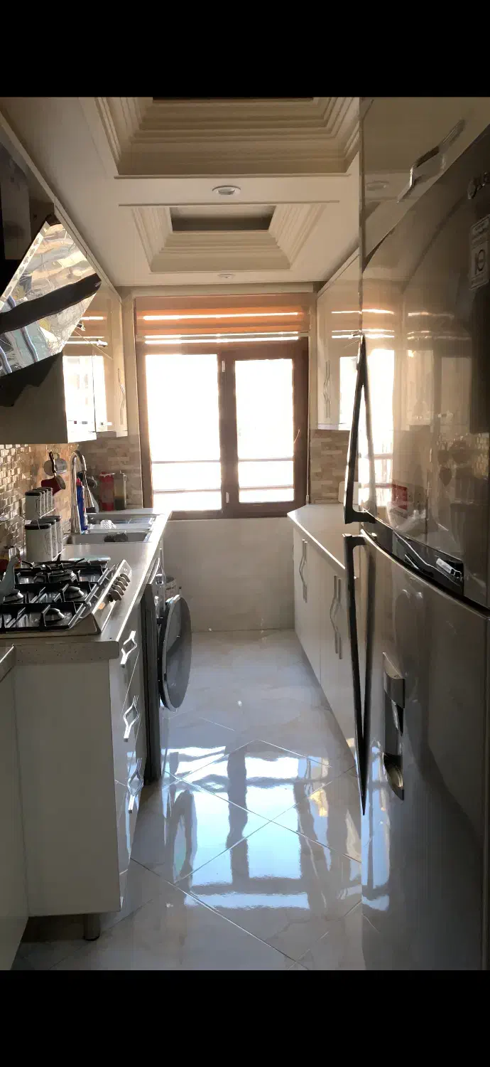 ۷۰متری ۲خواب روبه آفتاب فول