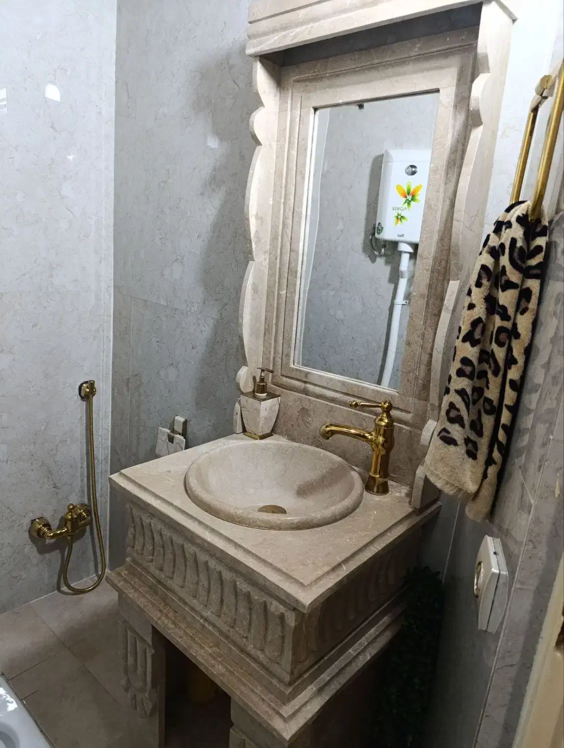 ۸۴متر سندتگ برگ بلوار امام رضا