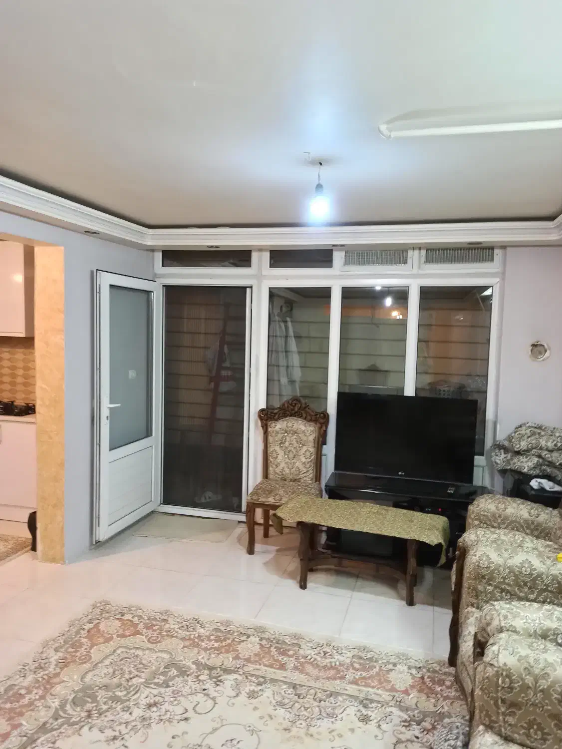 آپارتمان ۵۰ متری با ۷ متر حیاط