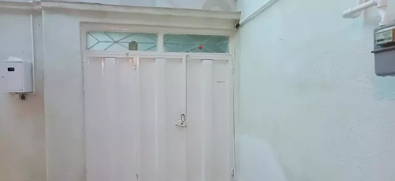 حیاط دربست
