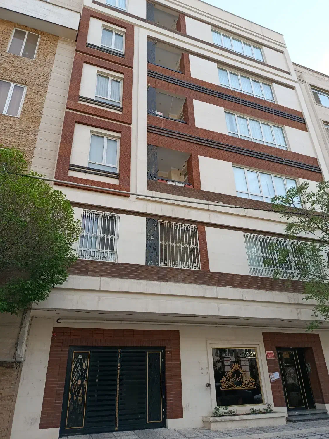 فروش۱۶۵مترآپارتمان نوساز ۲پارکینگ شهرک کوثر