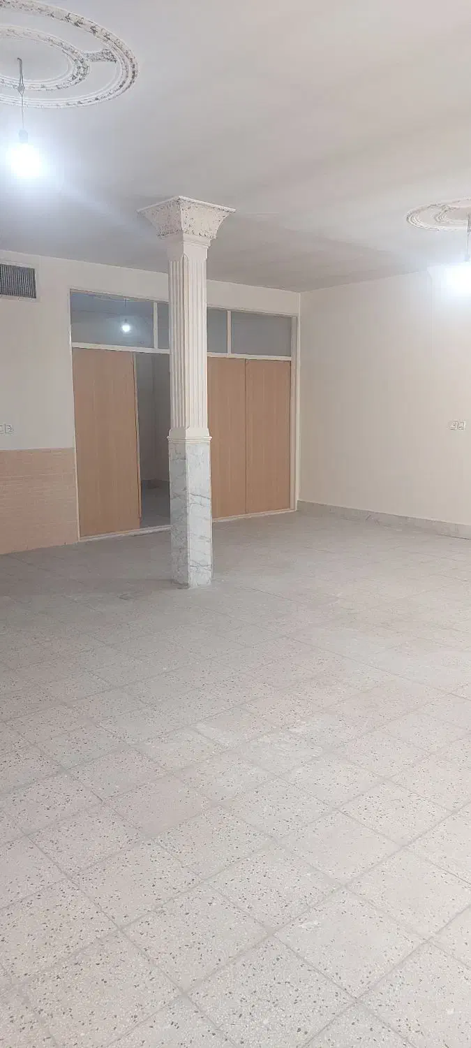 یک واحد۱۰۰متری دوخوابه طبقه اول