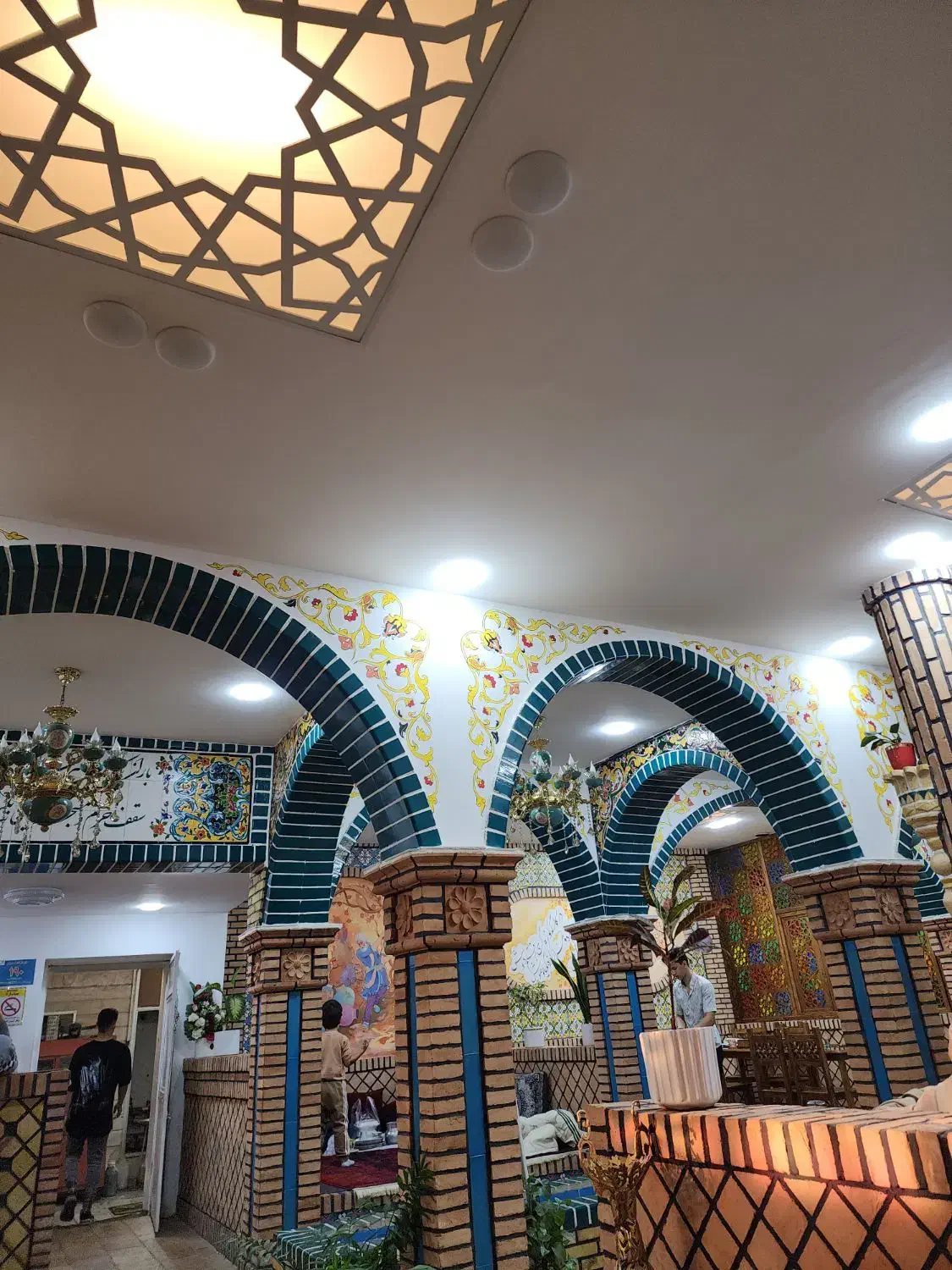 مغازه میخوام حاشیه خیابان امام از شریعتی تا موزه