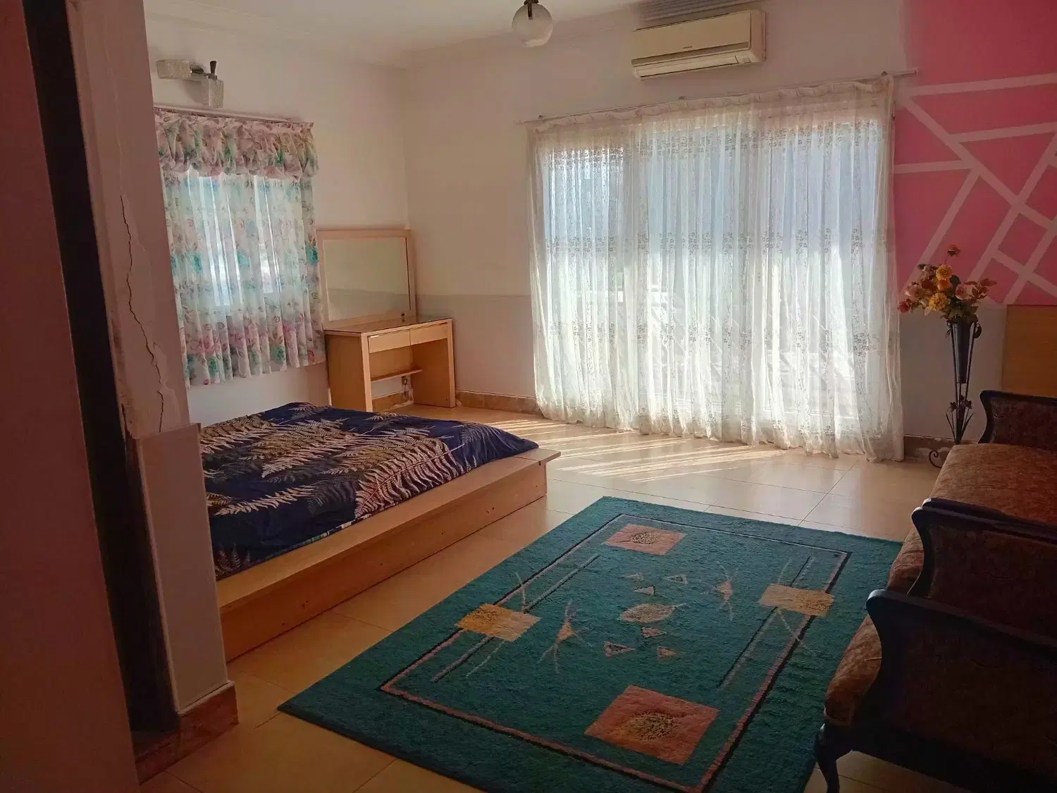 ویلای با استخربزرگ میخوای 4 خواب ب بالا  تماس بگیر