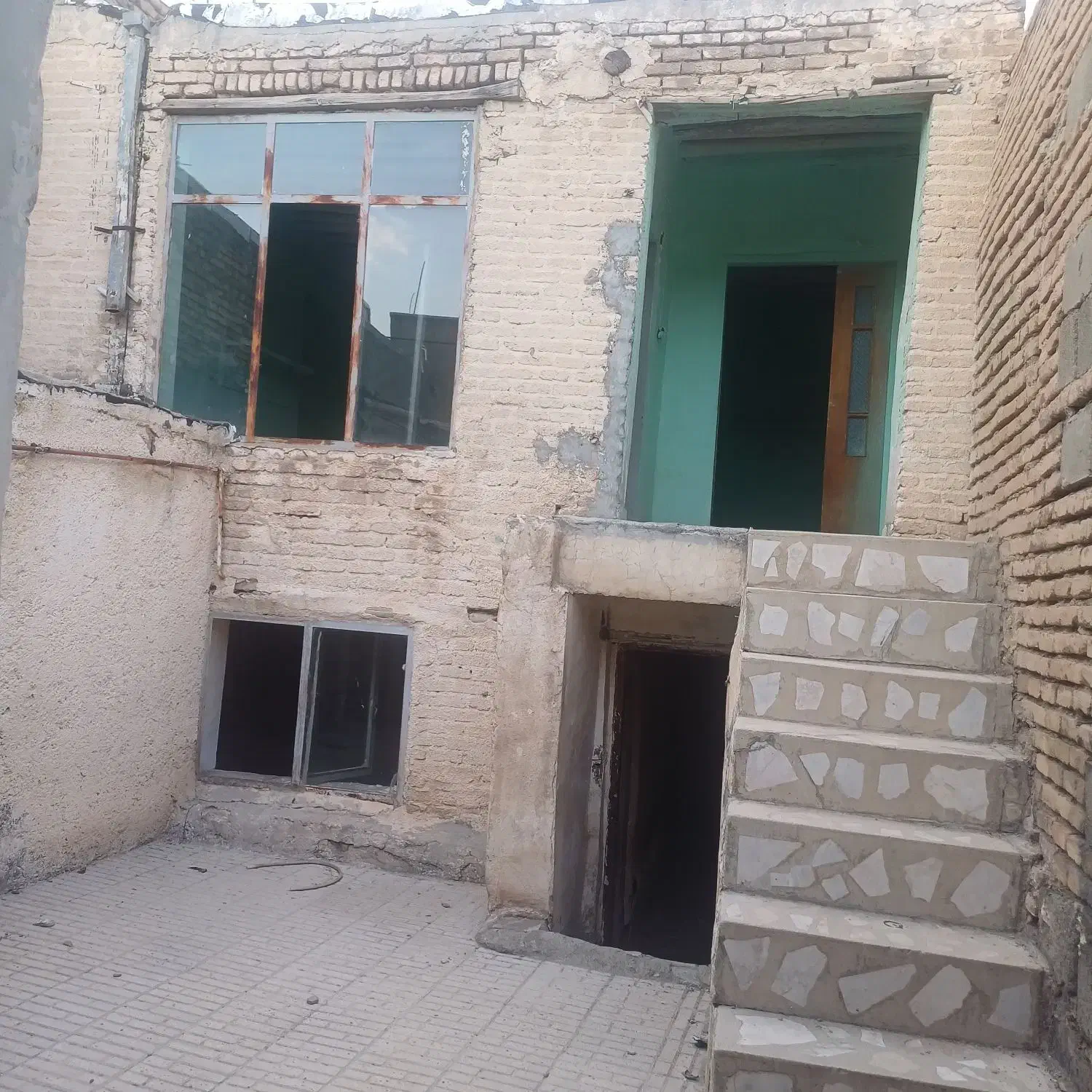 ویلایی کلنگی ۱۱۰ متر رشیدی 1_500_000_000