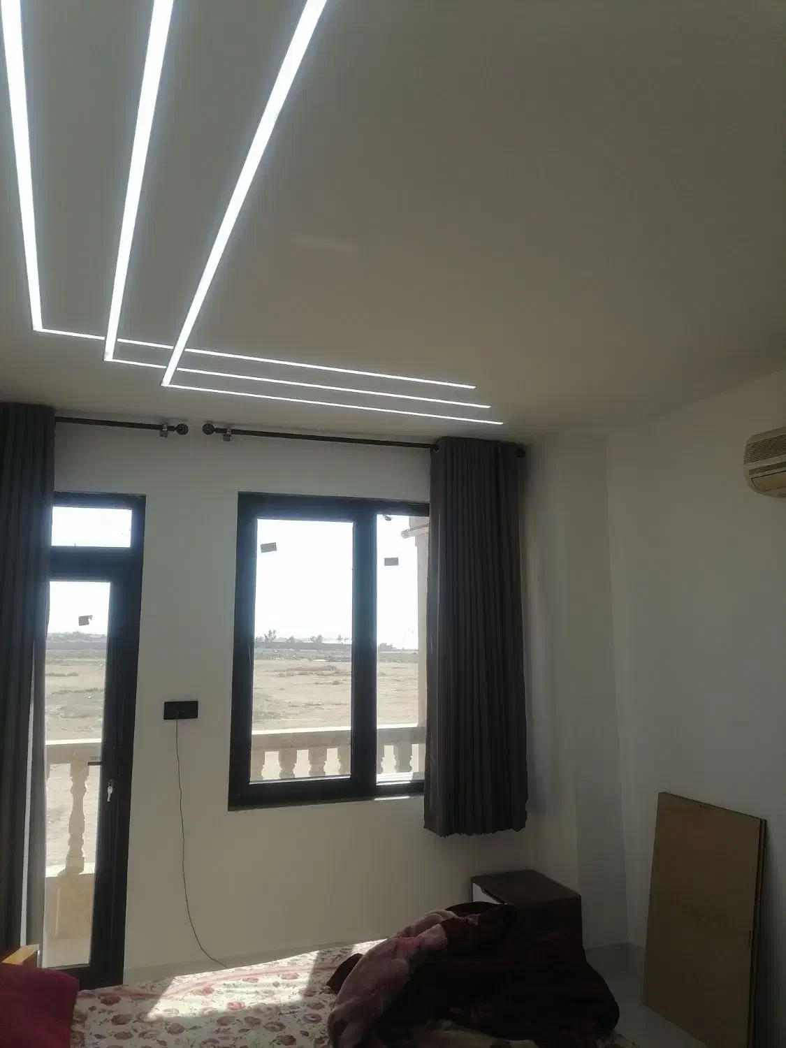 سه واحدی چهار طبقه ریشهریکجا